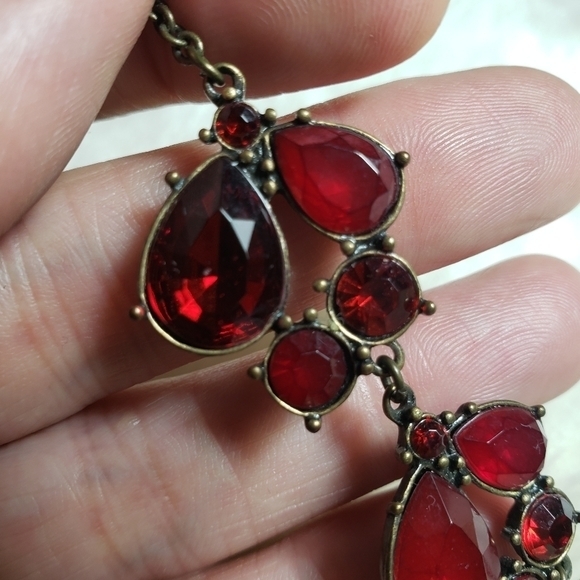VINTAGE Nancy & Rise NY Ruby Red Stones and Antiqued Bronze Tones Necklace - Picture 3 of 7